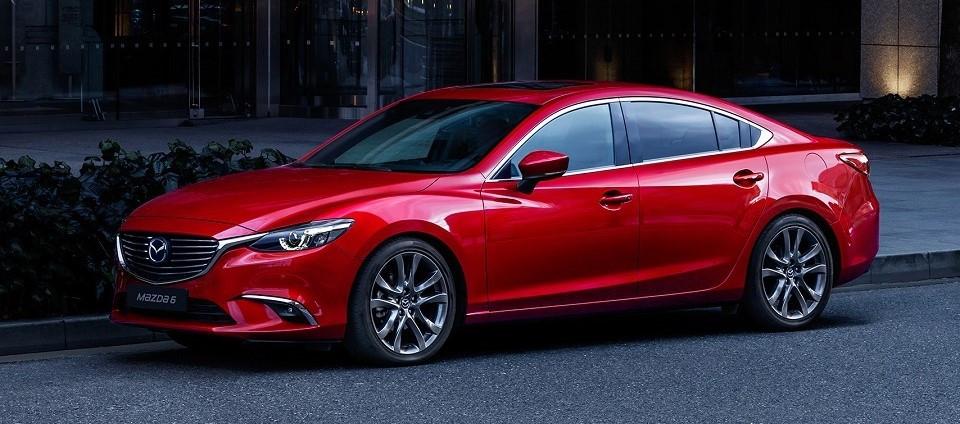 Živá sportovní Mazda 3 versus stylová výkonná Mazda 6