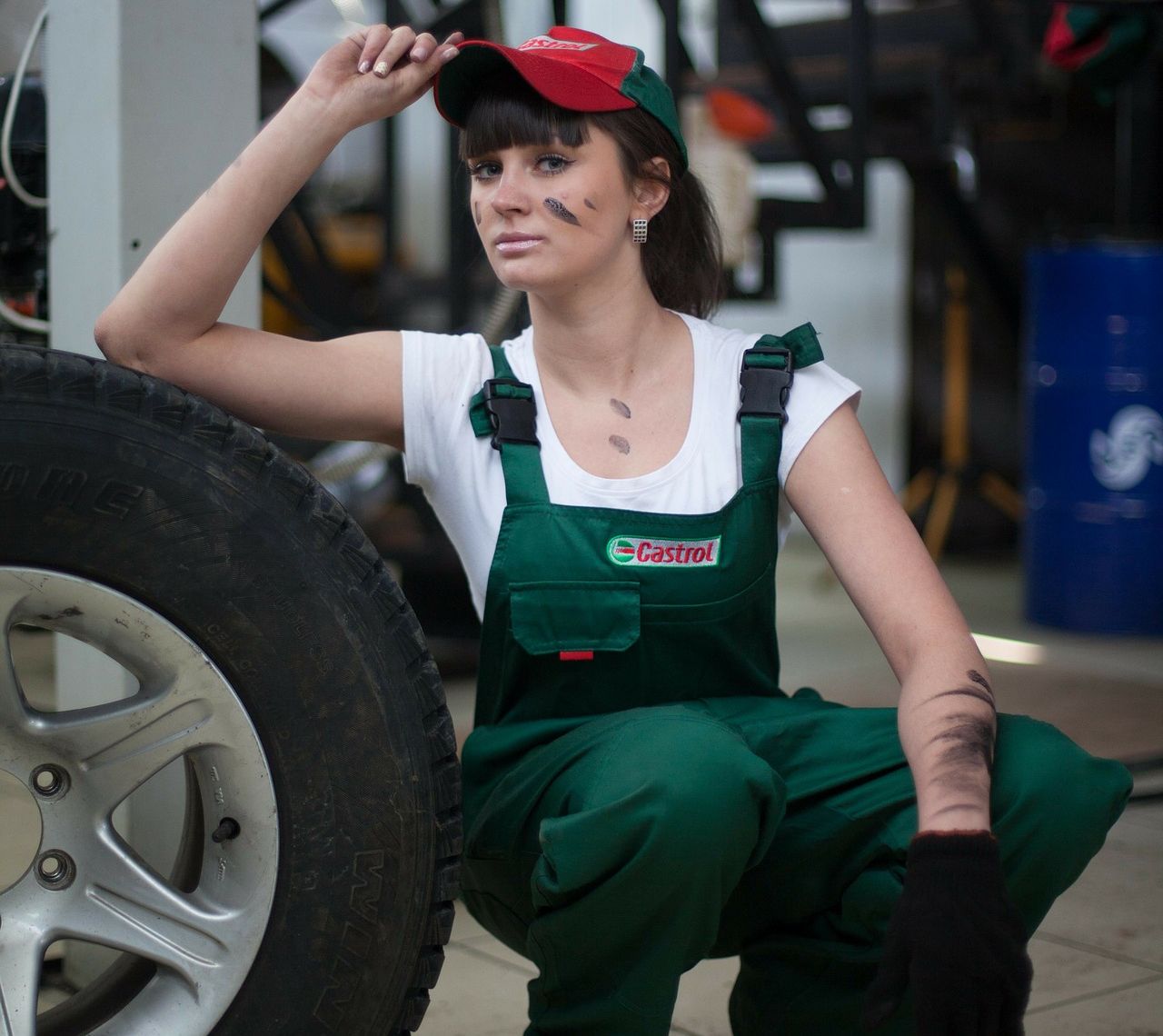 Na koho se může autoservis obrátit, když chce pomoci s odpady?